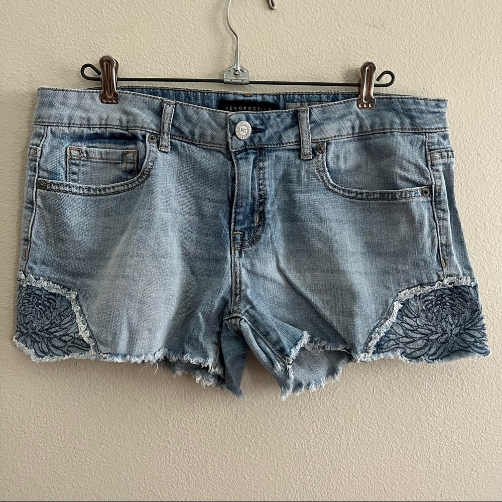 Aeropostale Midi Denim Shorts, Light Wash, Embroidery Detail, Size 10